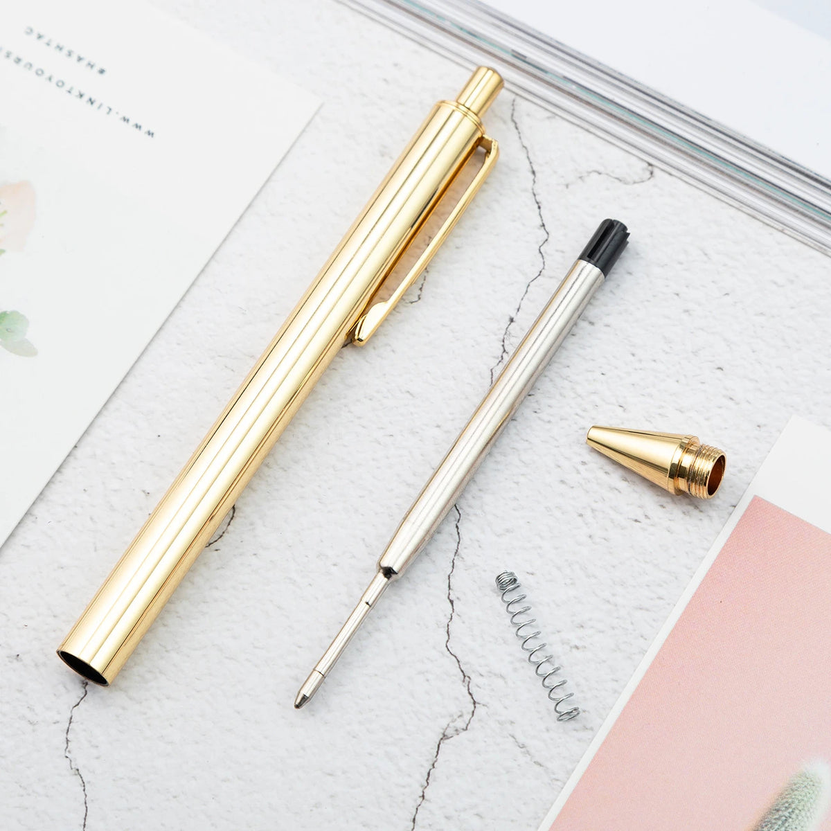 Penna a sfera metallica rosa oro, design elegante, punta 1.0 mm – confezione da…
