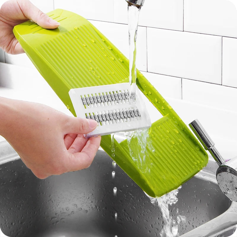 Mandolina affilata in acciaio inox con 3 lame per julienne e fette sottili