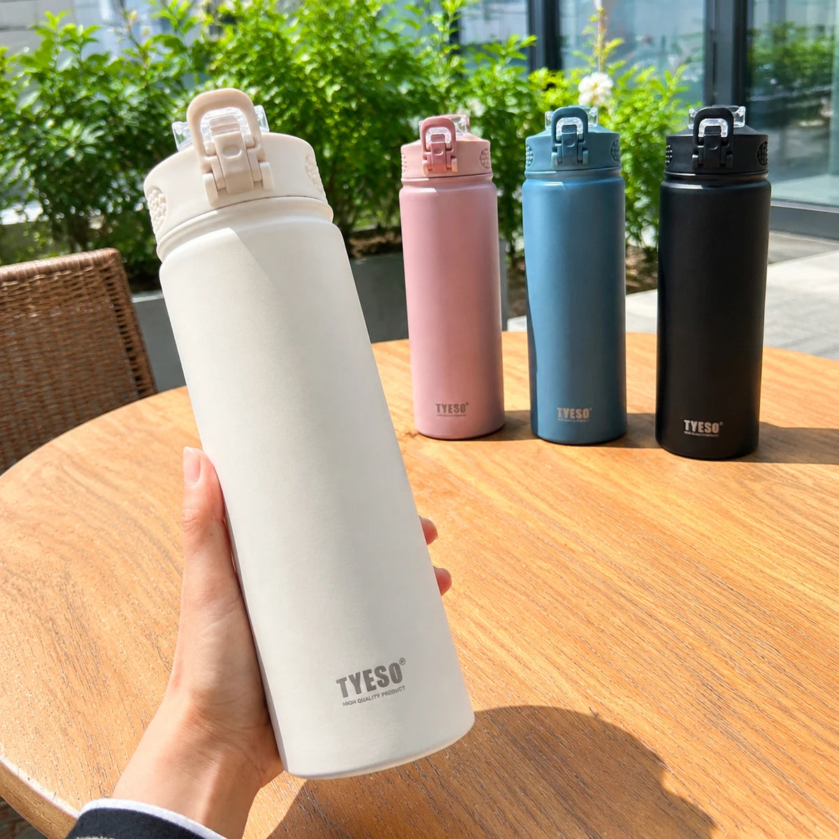 Thermos da 600/750 ml in acciaio inox con cannuccia – Mantiene caldo e freddo