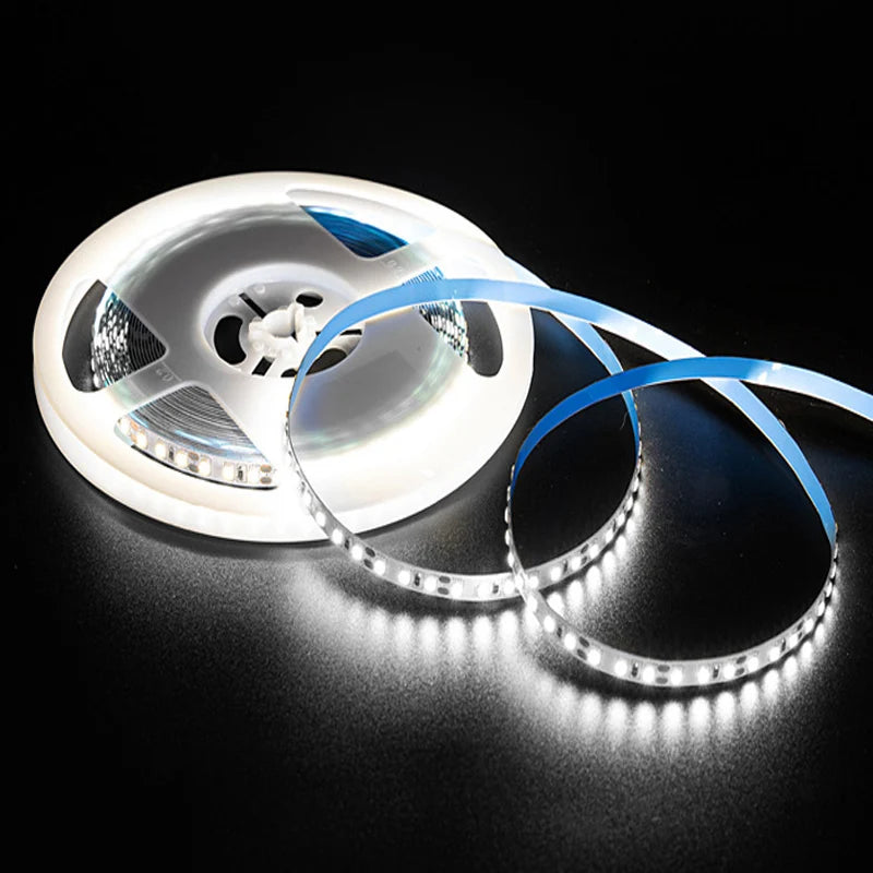Striscia LED 12V 2835 60/120 LED/m – fino a 5 m, 3000‑6000 K, alta resa luminosa