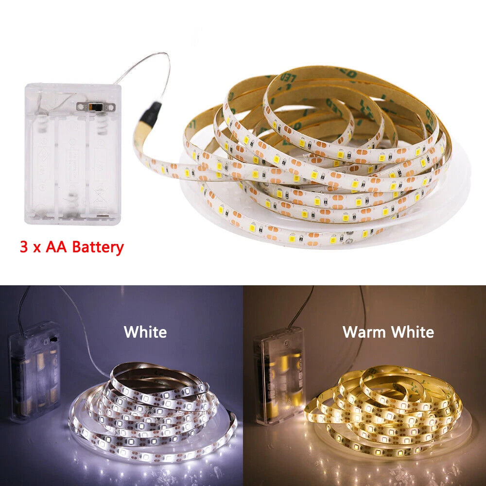 Striscia LED 5V flessibile 60 LED/m, RGB e bianco, impermeabile IP65/IP67, 3 AA