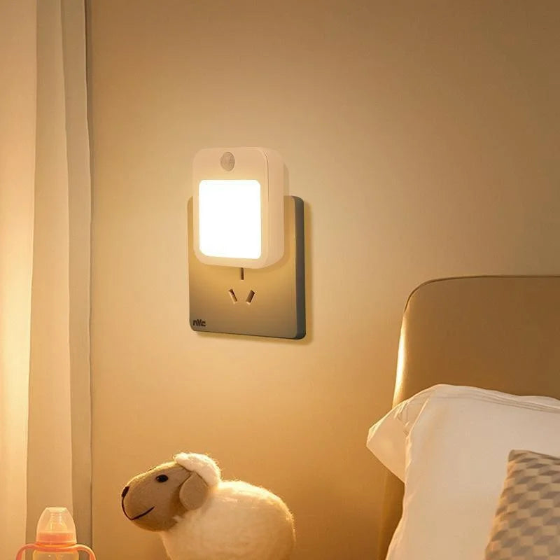 Lampada notturna LED con sensore di movimento dimmerabile, EU plug
