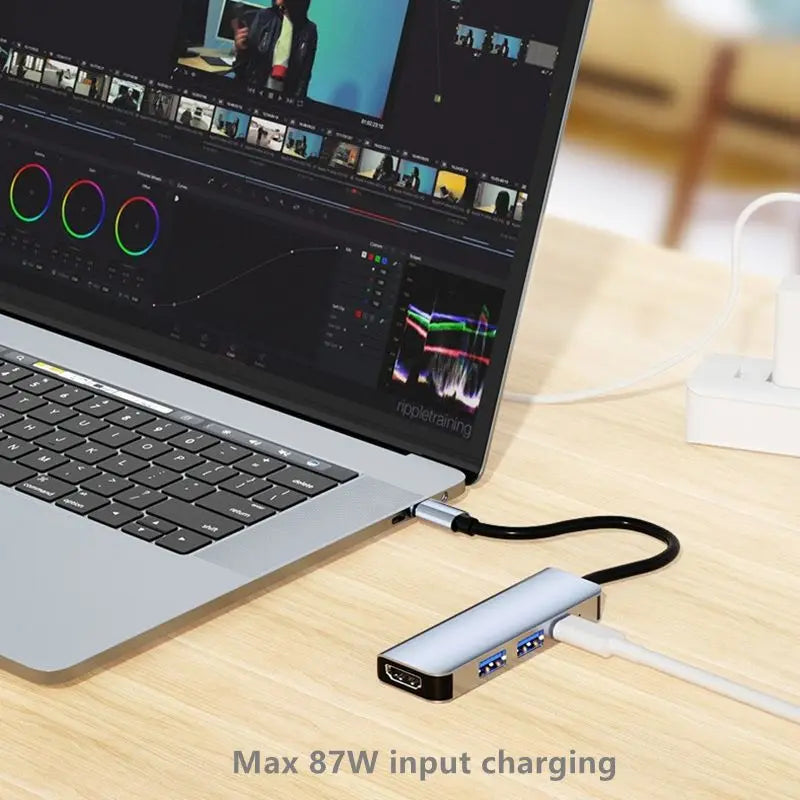 Hub USB‑C 5 porte: HDMI 4K 30 Hz, PD 87 W, USB 3.0 e USB 2.0 in metallo
