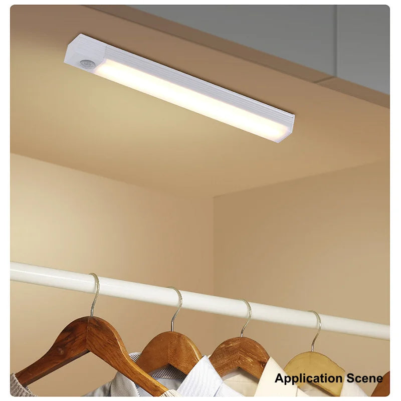 Barra LED con sensore di movimento, luce ricaricabile per cucina e comodino