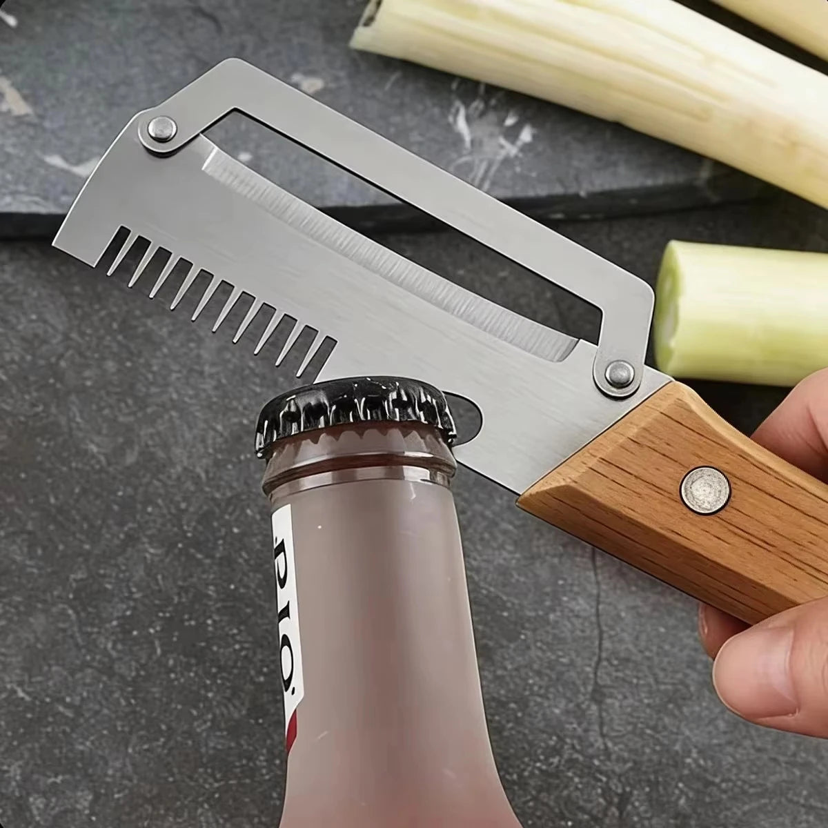 Slicer in acciaio inox con manico rovere – taglio, sbucciatura e apribottiglie