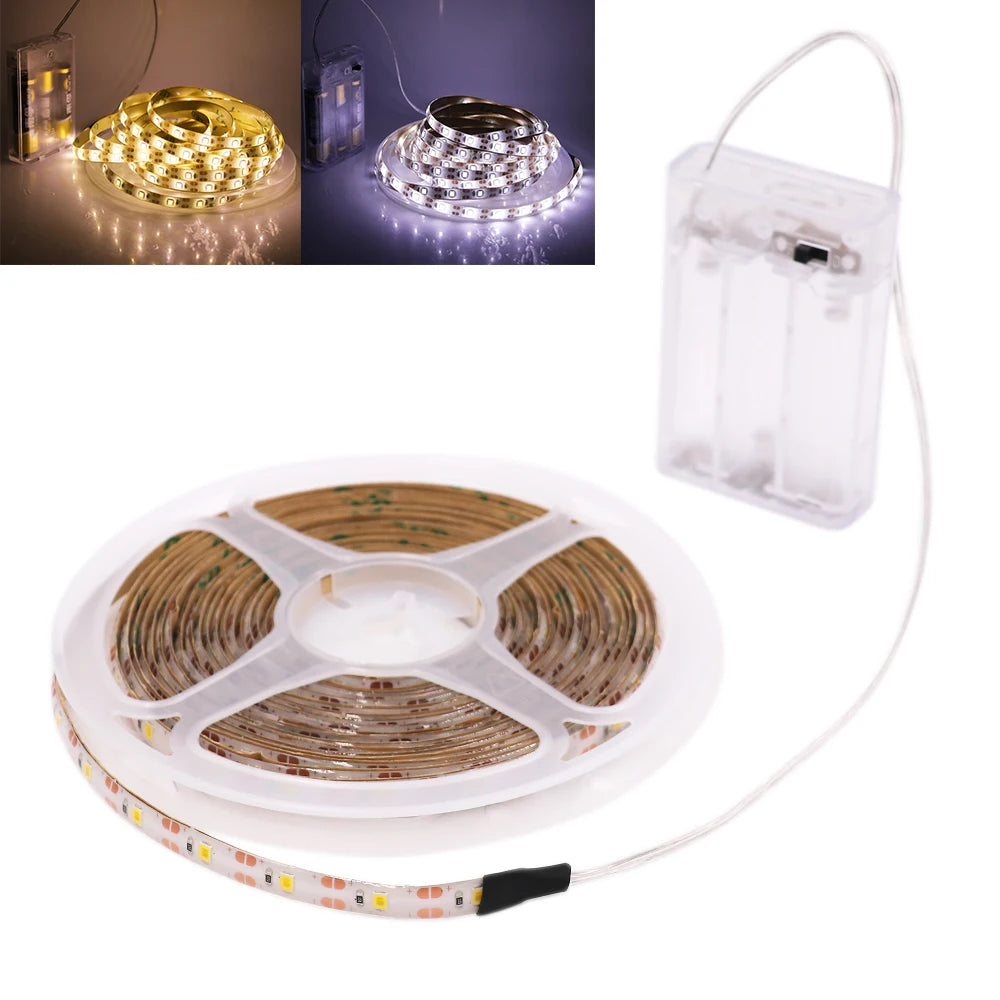 Striscia LED 5V flessibile 60 LED/m, RGB e bianco, impermeabile IP65/IP67, 3 AA