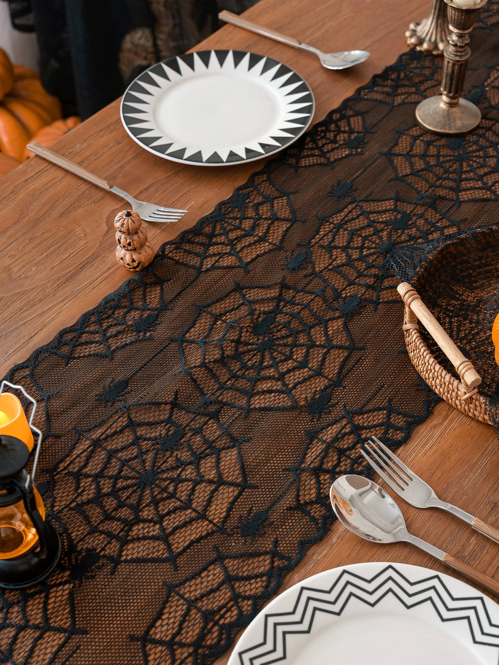 Halloween Small Spider Lace Table Runner for Night Terror Atmosphere Ghost Festival Dining Table Decoration Living Room Kitchen