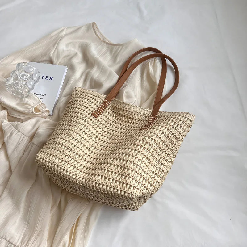 Borsa a tracolla in paglia intrecciata per donna – stile boho estivo 2025