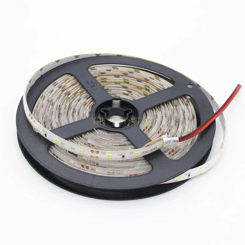 Striscia LED RGB 12V 5 m – 300 LED SMD2835, colori vivaci, flessibile