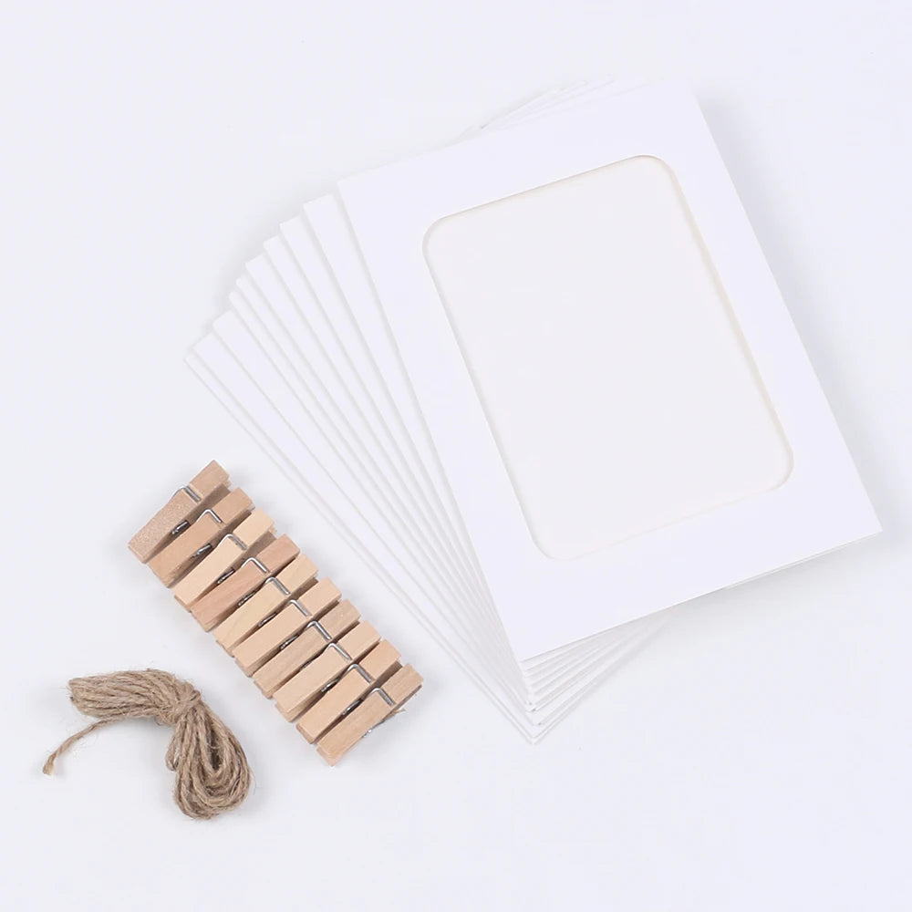 Set 10 Cornici Foto Carta con Clip Legno e Corda per Decorazione Muro