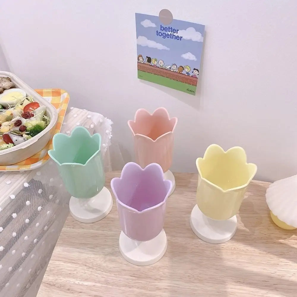 INS Tulips Storage Bucket Pen Holder Plastic Storage Tank Cup Makeup Brush Holder Desktop Storage Organizer Students Stationery
