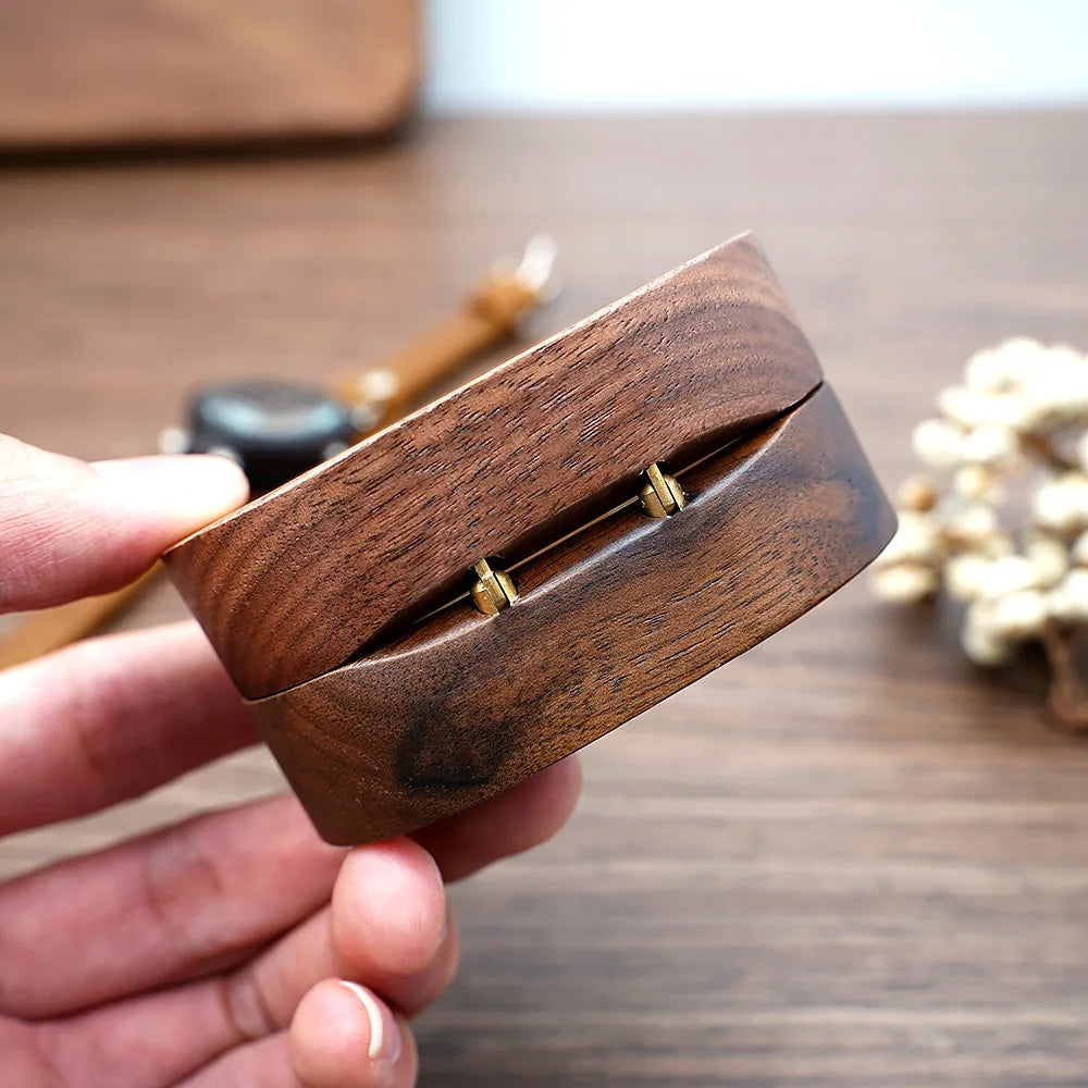 High Quality Oval Black Walnut Solid Wood Ring Jewelry Gift Packaging Box Cufflinks Display Stand Cases Only Wooden Boxes