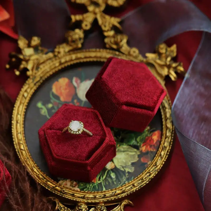 Vintage Hexagon Velvet Jewelry Double Ring Box Empty Case Holder for Engagement Wedding Ceremony Valentines Day Gift Organizer