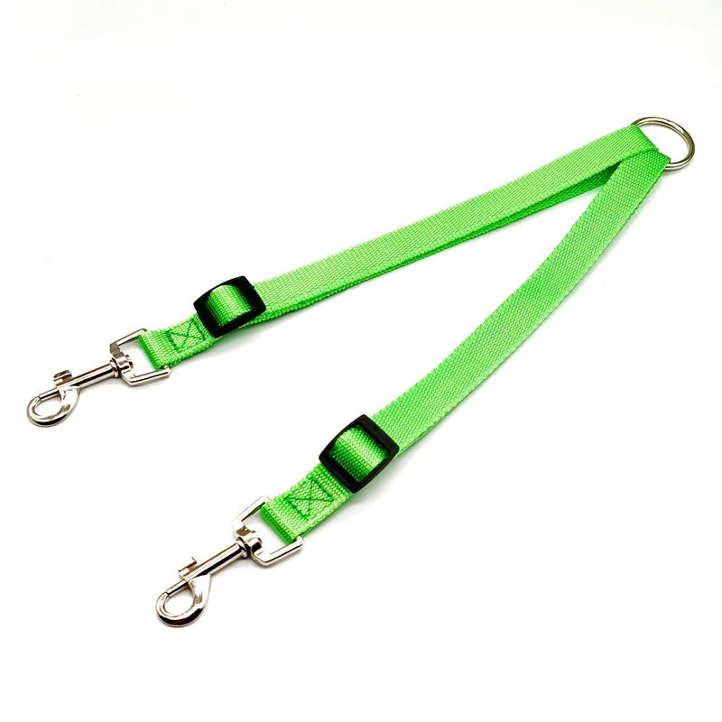 Guinzaglio doppio in nylon rinforzato V‑shape regolabile per due cani, colorato