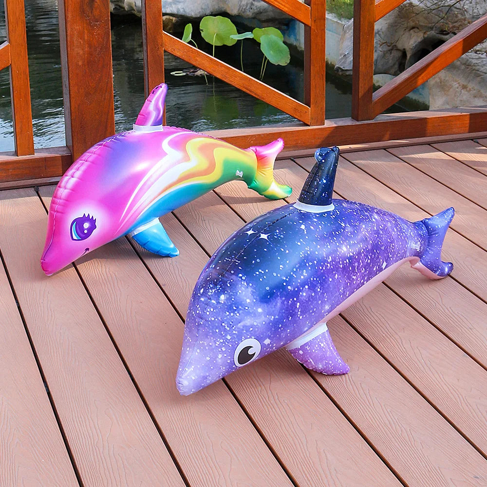 Delfino gonfiabile arcobaleno per feste a tema marino – decorazione piscina