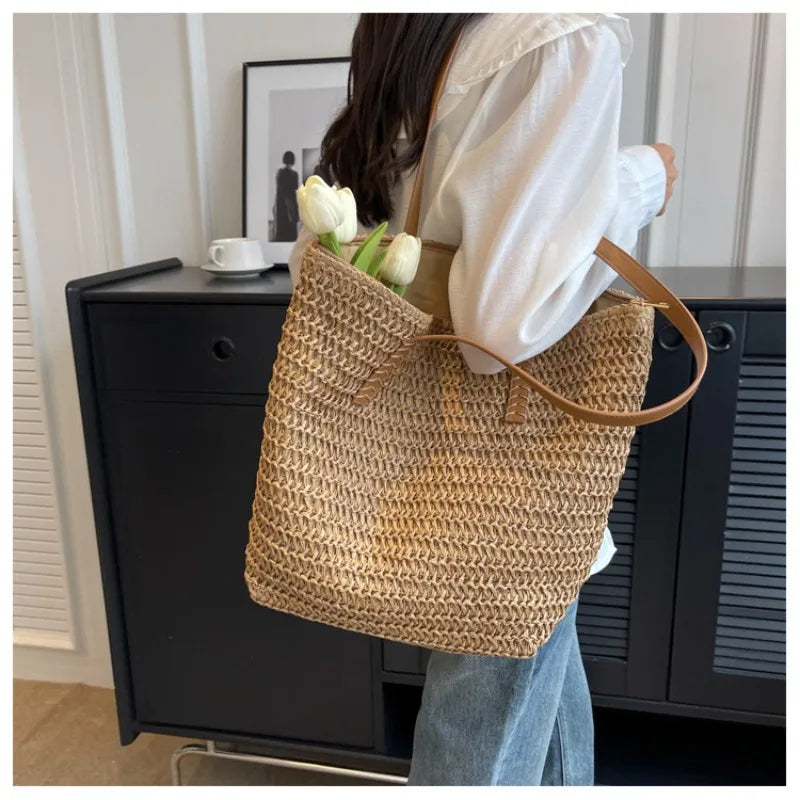Borsa a tracolla in paglia intrecciata per donna – stile boho estivo 2025