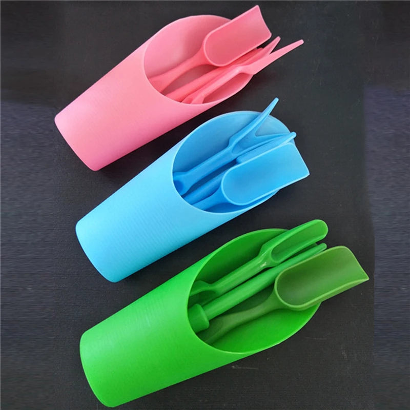 Set da 4 attrezzi in plastica per giardinaggio: pala, secchiello, cucchiaio e…