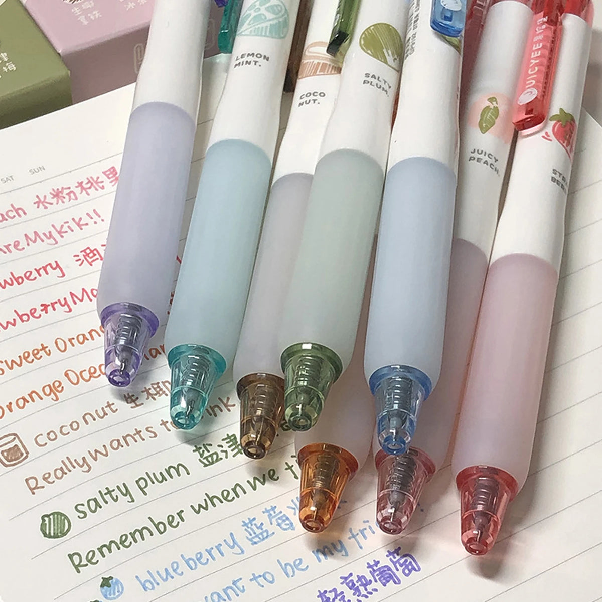 Set 4 penne gel colorate al profumo di frutta, punta 0.5 mm, scrittura fluida