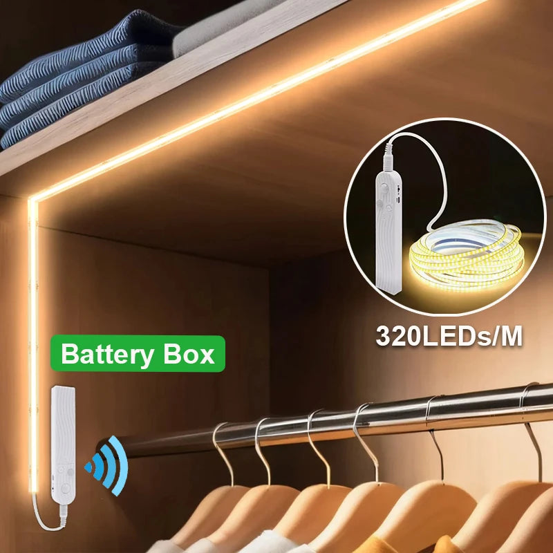 Striscia LED COB 5V 320 LED/m con sensore PIR a batteria, adesiva flessibile