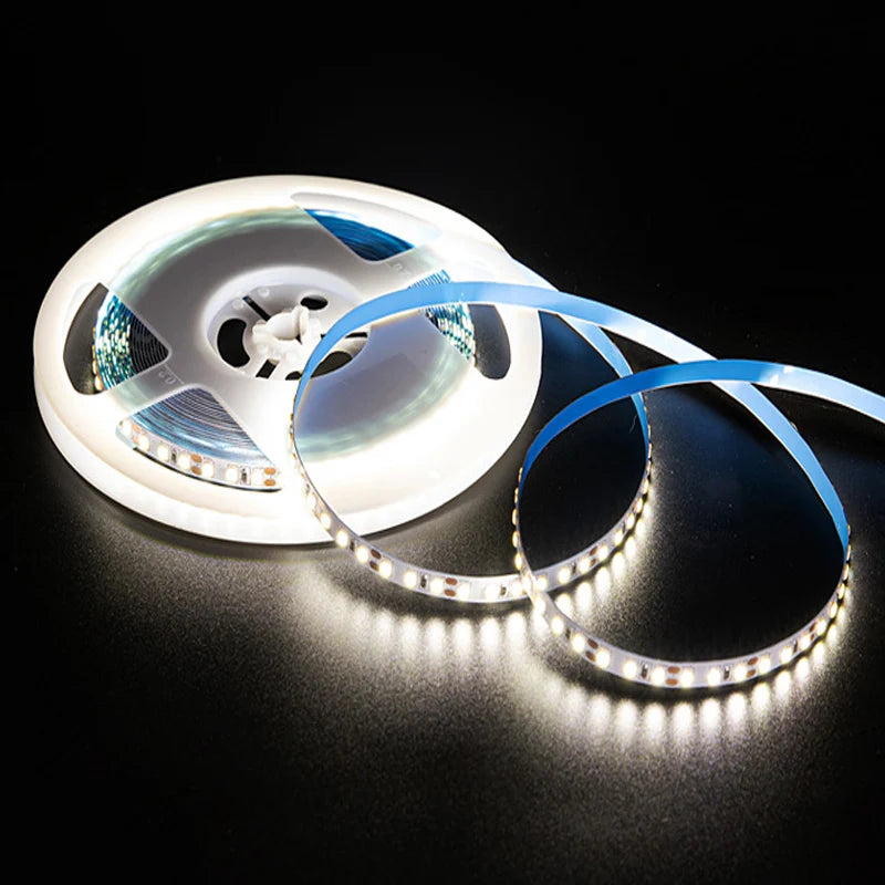 Striscia LED 12V 2835 60/120 LED/m – fino a 5 m, 3000‑6000 K, alta resa luminosa