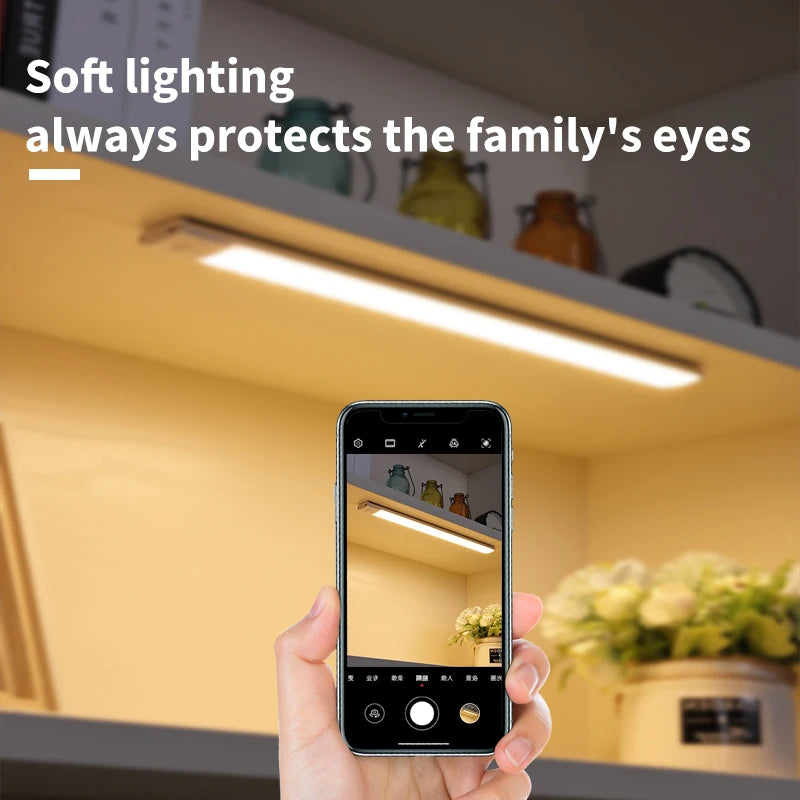Lampada LED ricaricabile con sensore di movimento 3 colori per cucina e armadi