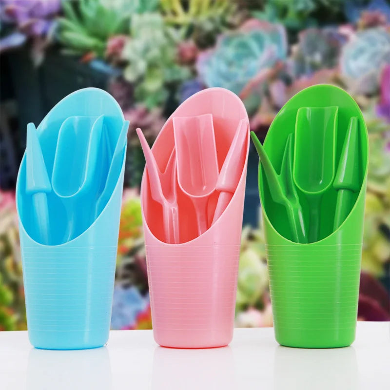Set da 4 attrezzi da giardinaggio in plastica resistente – pala, cucchiaio,…