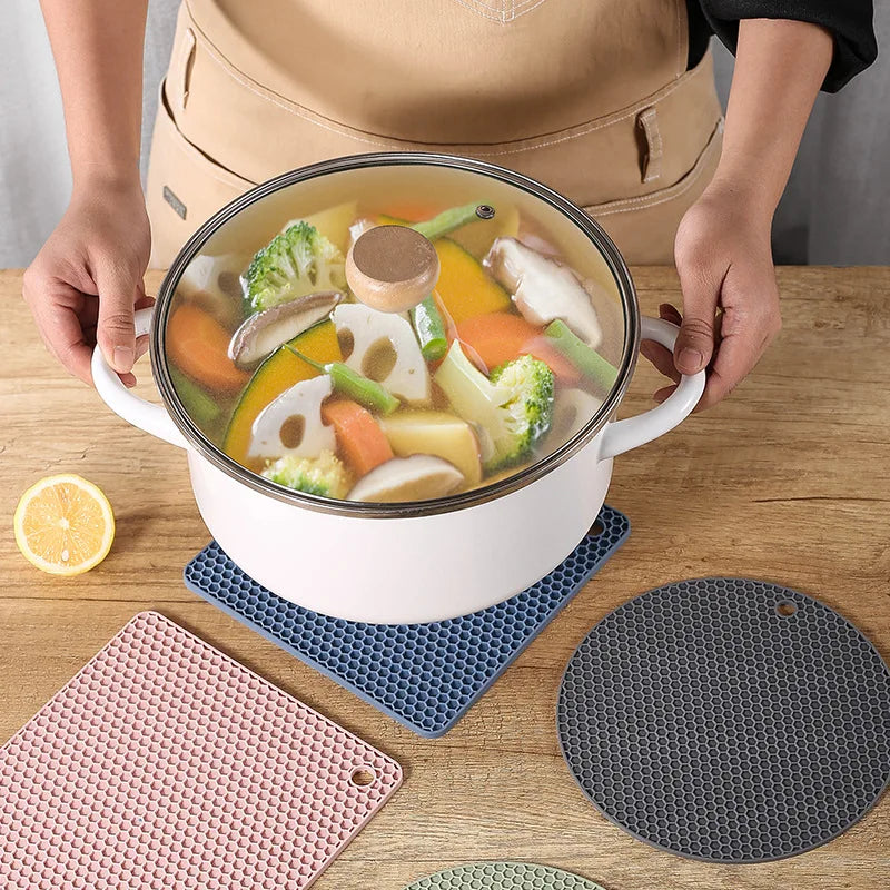 Set da 2/4 Tappetini in Silicone Resistente al Calore per Tazze e Pentole