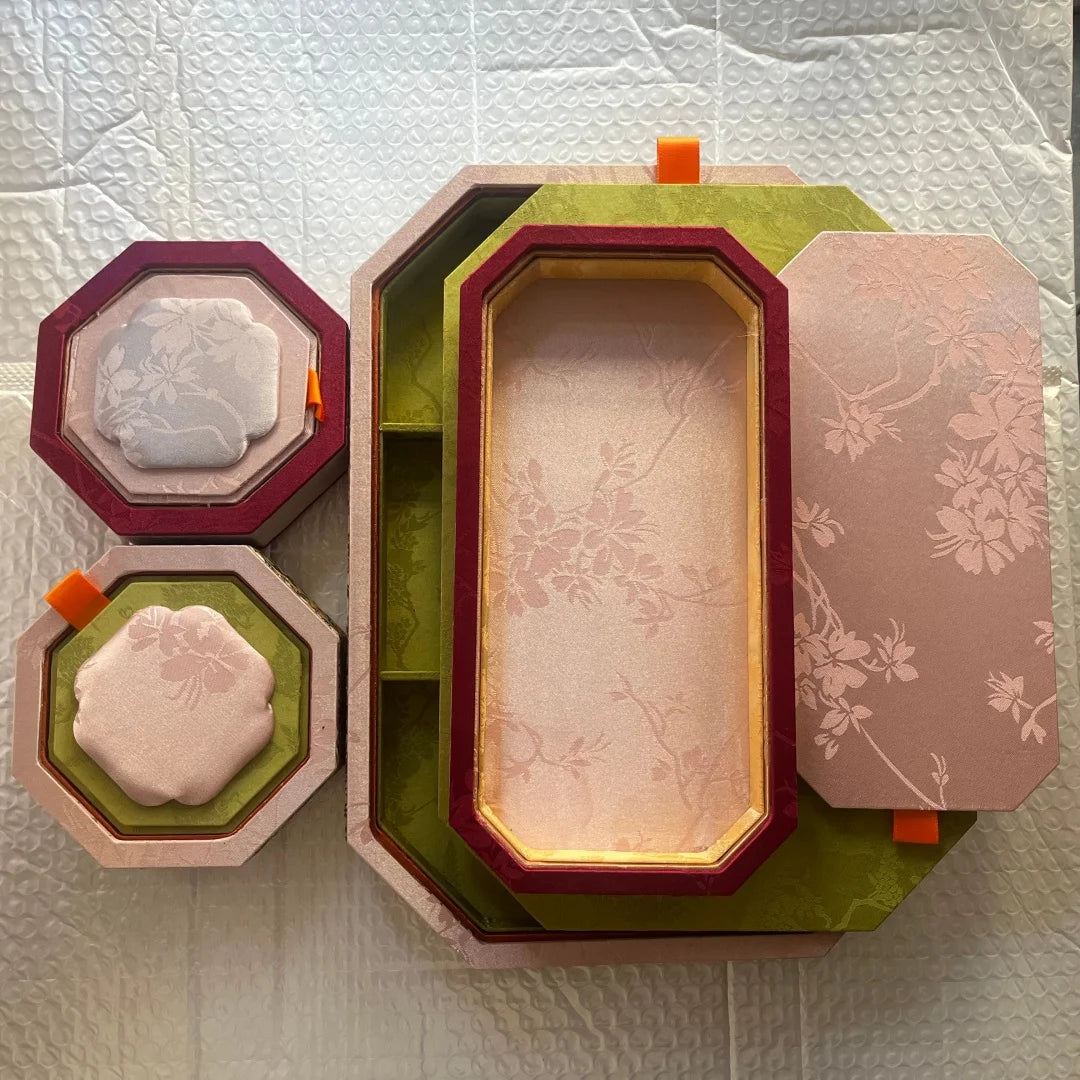 Solid Wood Jewelry Box Luxury Ring Earring Storage Boxes Jeweler Retro Necklaces Bracelet Display Case Jewellery Showcase Prop