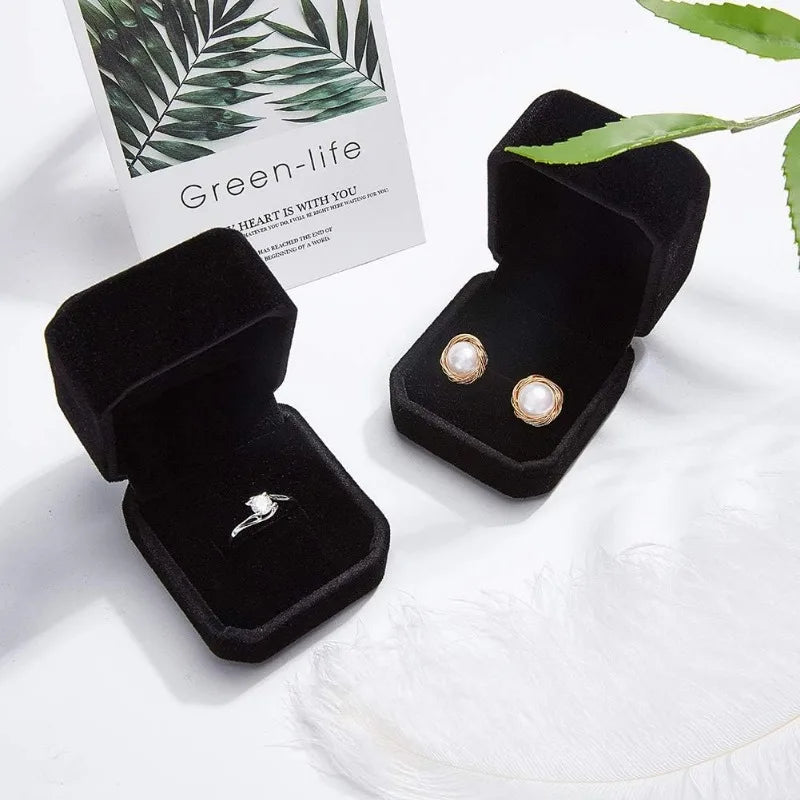 Set da 10 Scatole in Velluto Nero 2x2x1,6 cm per Gioielli