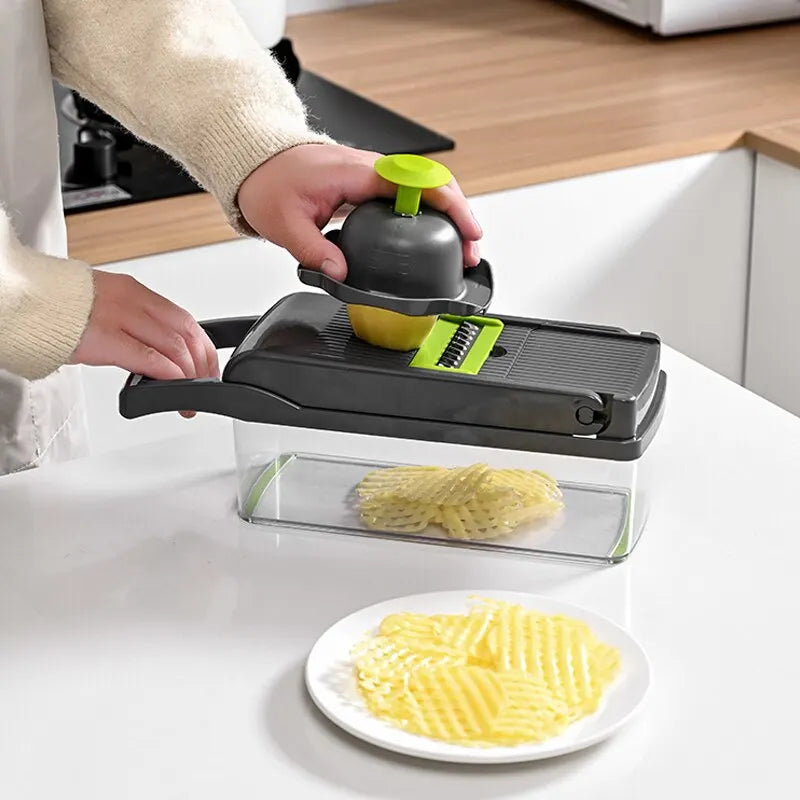 Affettatrice 12 in 1 Verde/Nera – Taglia, Grattugia e Sminuzza Verdure e Frutta