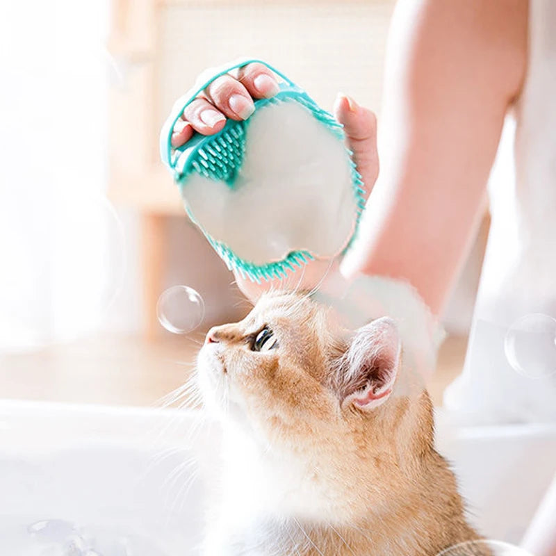 Spazzola in silicone morbido per cani e gatti – massaggio e dispenser shampoo