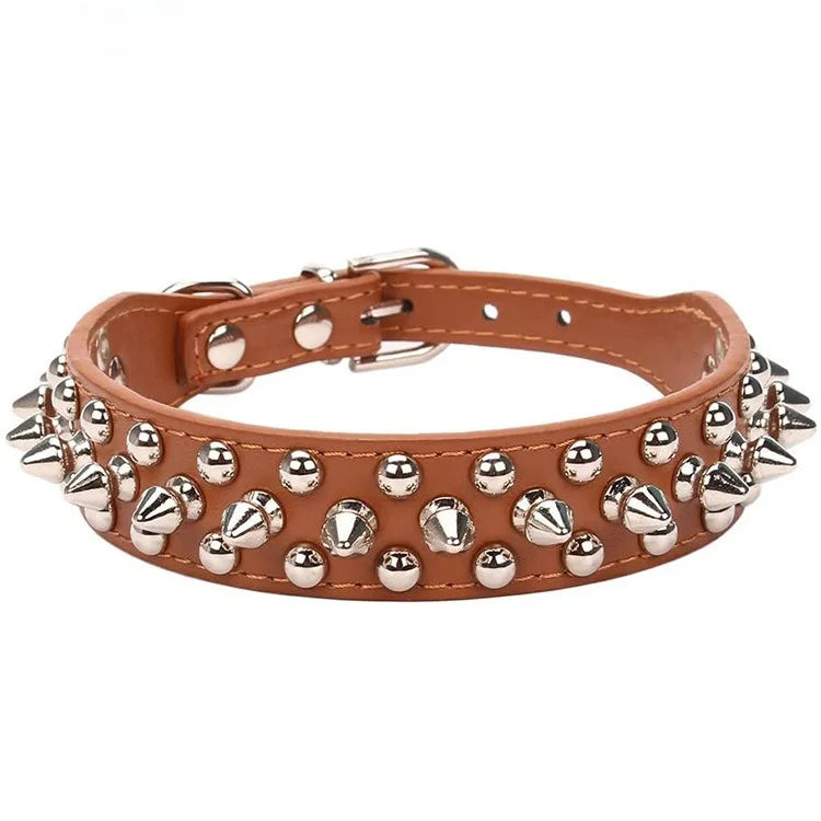 Collare per cane e gatto in pelle PU regolabile con rivetti punk e punte