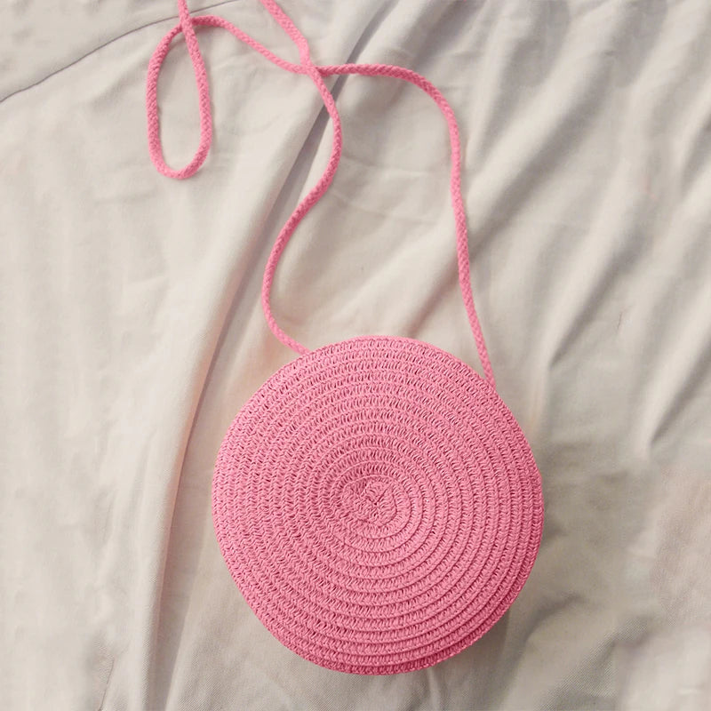 Borsa a tracolla rotonda in paglia intrecciata – stile boho per donna