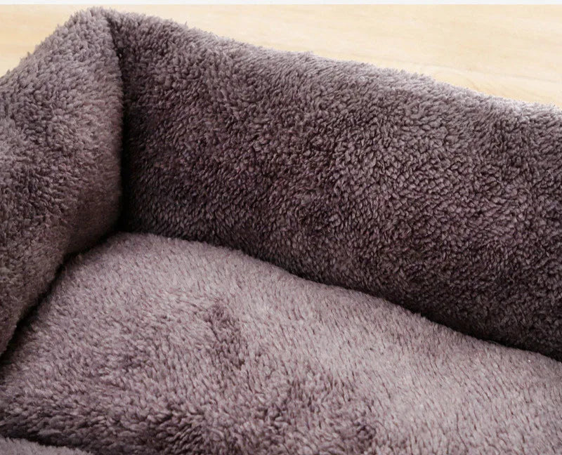 Cuccia Plush per Cani - Letto Non Scivoloso e Resistente, Taglie S-XL