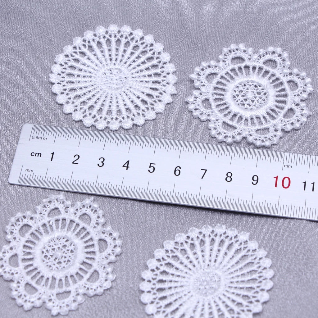 Dollhouse Miniature Hand Crochet Lace Doilies Mini Crochet Handmade Round Placemat Rustic Table Coasters Kitchen Mat Decor Acces