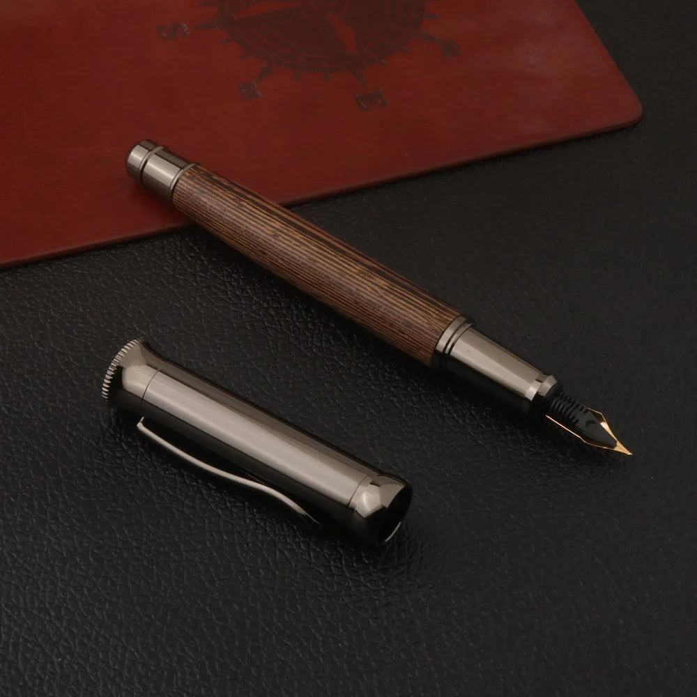Penna stilografica in legno con motivo tigre grigio – punta 0,5 mm, 32 g