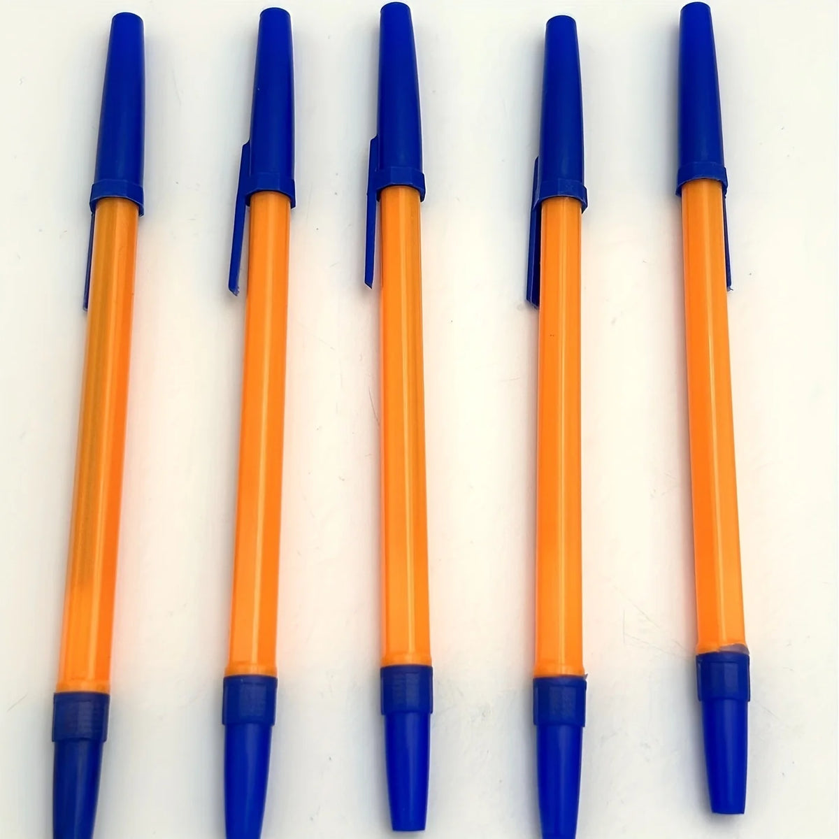 30 Penne a sfera fine point con inchiostro duraturo, clip e pulsante