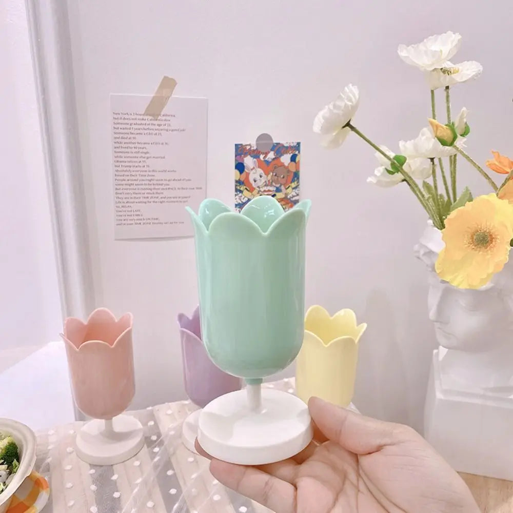 INS Tulips Storage Bucket Pen Holder Plastic Storage Tank Cup Makeup Brush Holder Desktop Storage Organizer Students Stationery