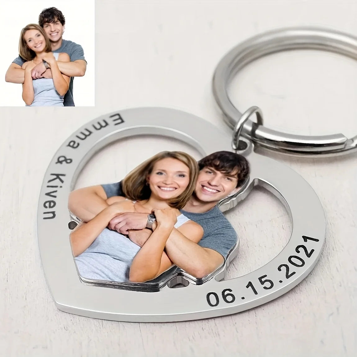 Double-Sided Engraving Is Possible, Customized Photo Portrait Heart-Shaped Stainless Steel Keychain, a Warm and Personalized Keepsake, Suitable for Daily Key Storage and as a Portable Accessory. It Can Be Used as an Exclusive