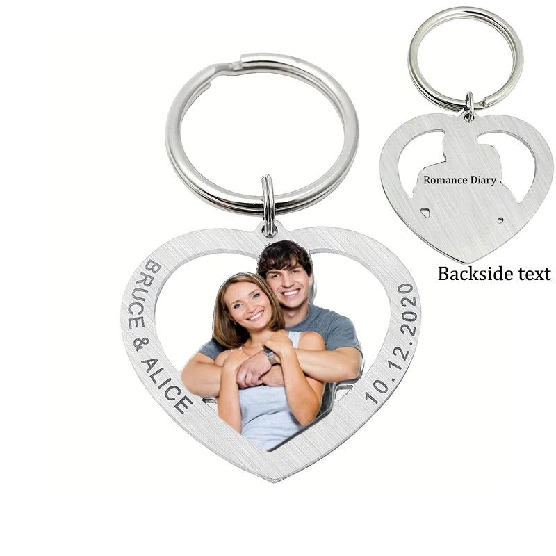 Double-Sided Engraving Is Possible, Customized Photo Portrait Heart-Shaped Stainless Steel Keychain, a Warm and Personalized Keepsake, Suitable for Daily Key Storage and as a Portable Accessory. It Can Be Used as an Exclusive