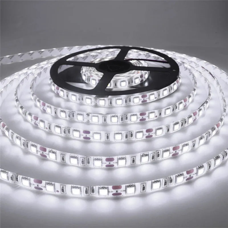 Striscia LED RGB 12V 5 m – 300 LED SMD2835, colori vivaci, flessibile