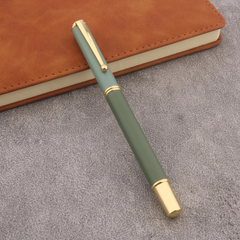 Penna stilografica in metallo verde opaco - punta 0,5 mm