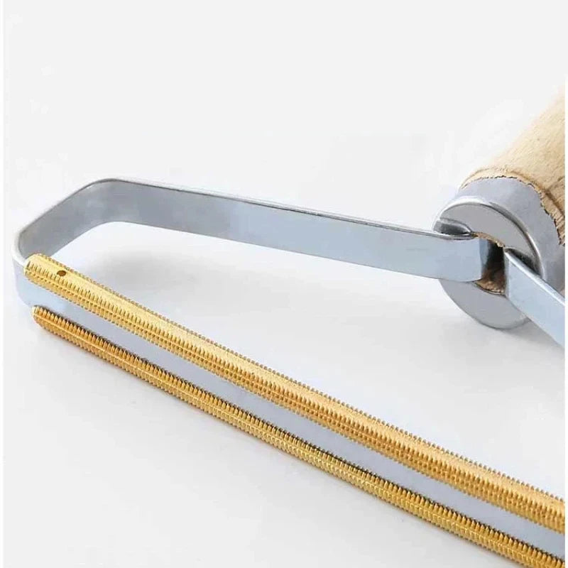 Rasoio manuale a doppia lama in acciaio inox con manico in legno per pelucchi