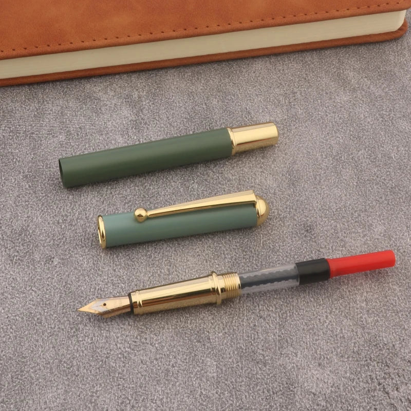 Penna stilografica in metallo verde opaco - punta 0,5 mm
