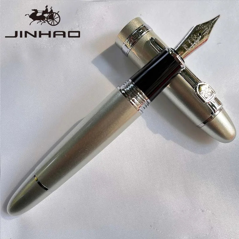 Stylo plume classique avec finition argentée, pointe 0,5 mm et convertisseur