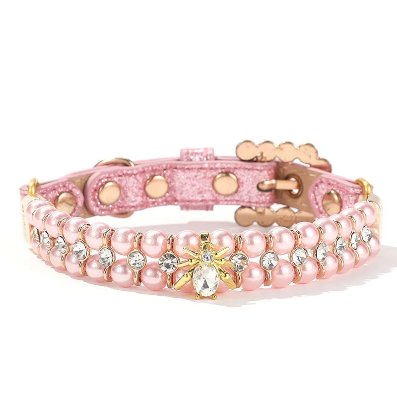 Collarino con Perla Artificiale per Cani e Gatti – Ciondolo Elegante in Pink e…