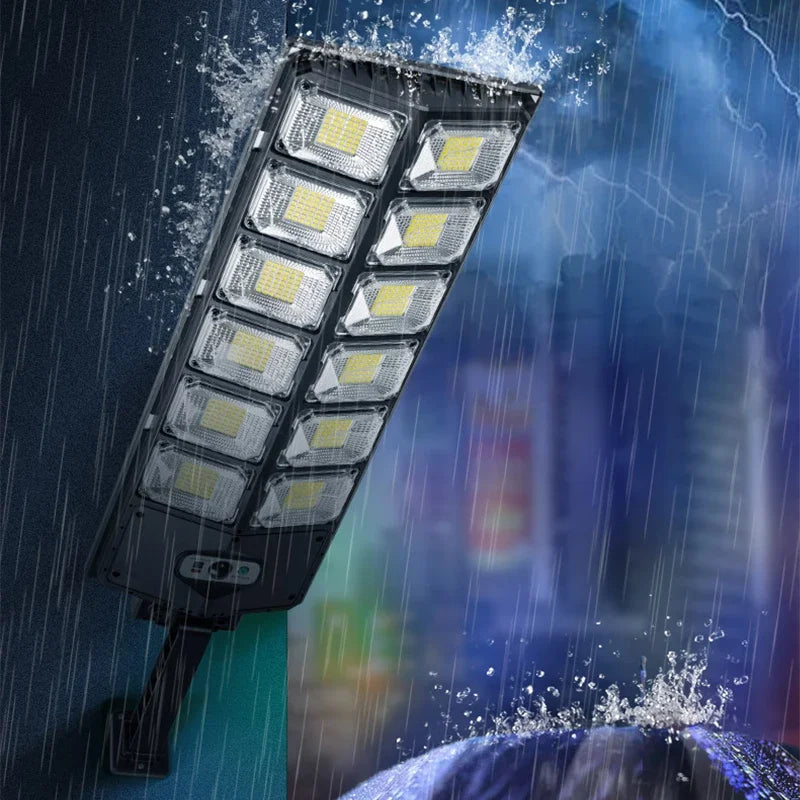 Lampada LED solare super bright per esterno con sensore di movimento IP68