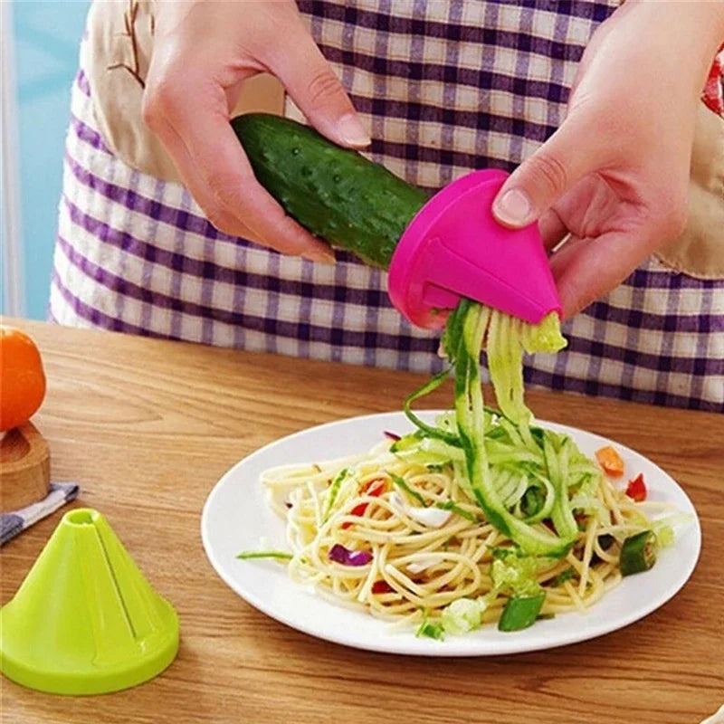 Affettatrice rotante 3 in 1 – pelatore a spirale, grattugia e tritaglio