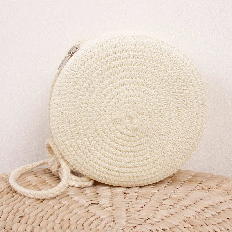 Borsa a tracolla rotonda in paglia intrecciata – stile boho per donna