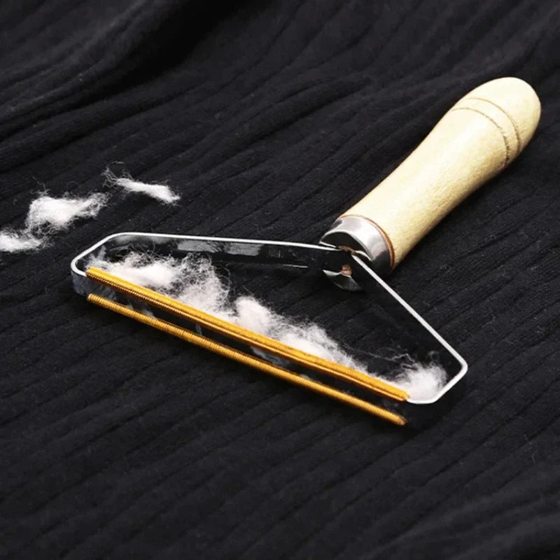 Rasoio manuale a doppia lama in acciaio inox con manico in legno per pelucchi